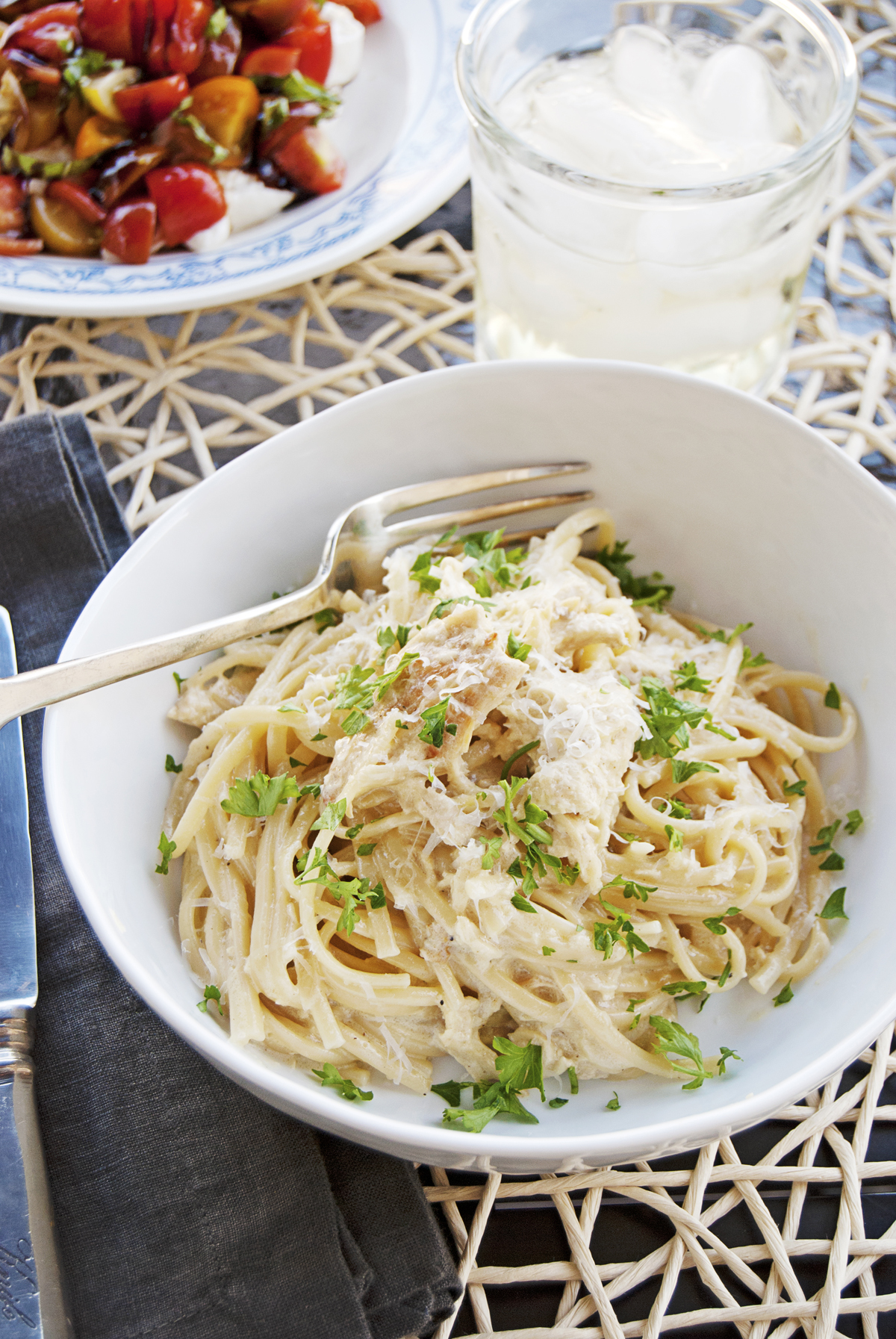 Creamy Garlic Chicken Pasta - The Charming Detroiter