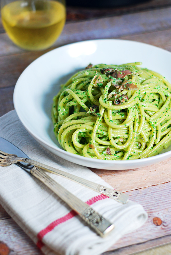 Creamy Kale Pesto Bucatini With Prosciutto - The Charming Detroiter