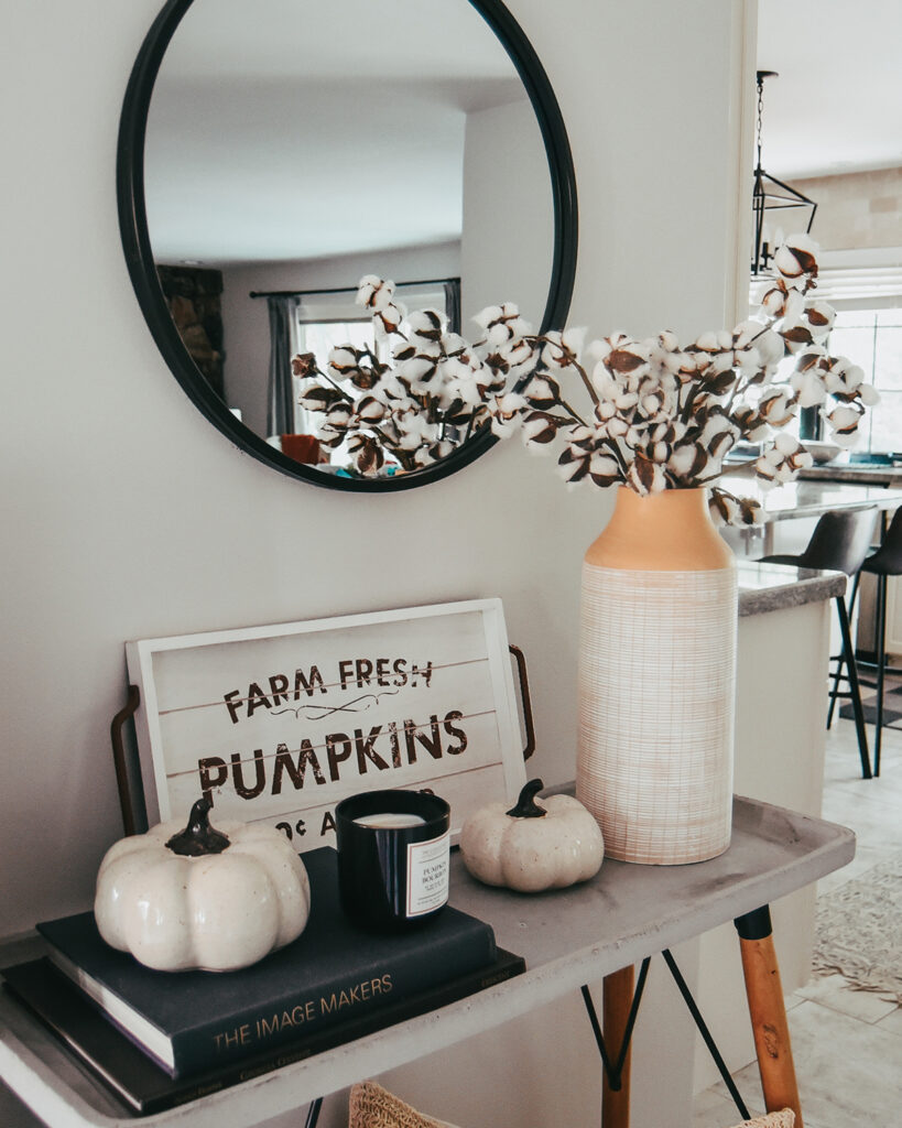 Here it is finally: my official 2021 fall home decor tour! Today I'm sharing all the details about our modern farmhouse autumn decor on the blog and on YouTube!