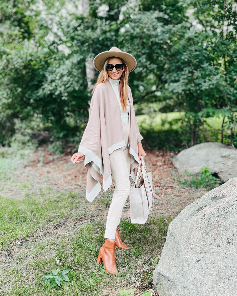 Sharing all my top picks from Amazon fall fashion today on the blog! Everything from cozy wraps to boots to shackets!